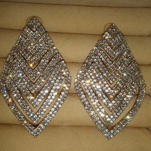 Glamorous rhinestone hanging earrings